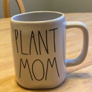 Rae Dunn PLANT MOM Mug By Magenta